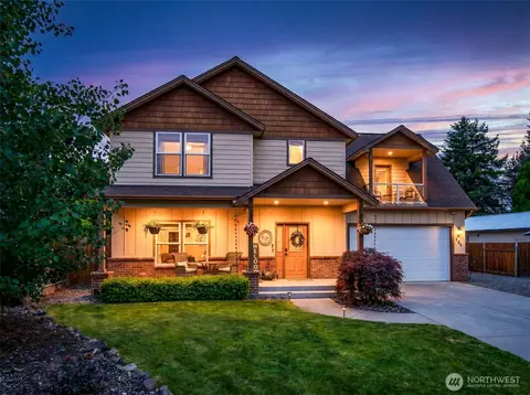 104 35th St NW, East Wenatchee, WA 98802