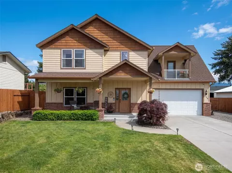 104 35th St NW, East Wenatchee, WA 98802