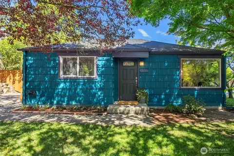 3202 SW Raymond St, Seattle, WA 98126