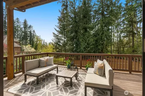 10143 Battle Point Dr NE, Bainbridge Island, WA 98110