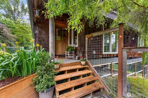 4710 New Sweden Ave NE, Bainbridge Island, WA 98110