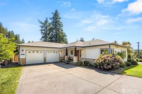 1987 NW Rampart Ridge Ct, Bremerton, WA 98311