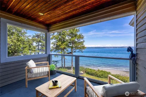 252 Jansen Rd, Nordland, WA 98358