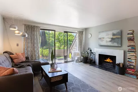 3030 14th Ave W #203, Seattle, WA 98199