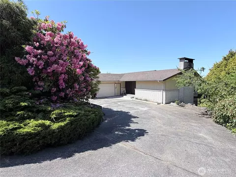 2505 Hillside Ln, Everett, WA 98203
