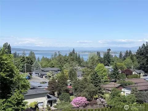 View/Area - 2505 Hillside Ln, Everett, WA 98203 photo 2 of 3