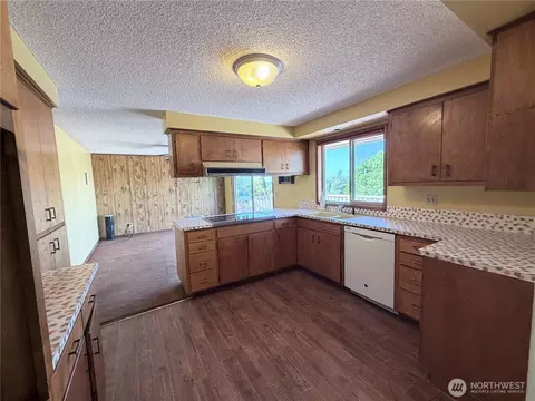 Kitchen - 2505 Hillside Ln, Everett, WA 98203 photo 1 of 1
