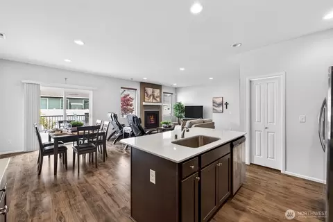 Kitchen - 104 Walnut Ave SW #23, Orting, WA 98360 photo 3 of 3