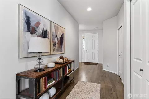 Entry Way - 104 Walnut Ave SW #23, Orting, WA 98360 photo 2 of 3