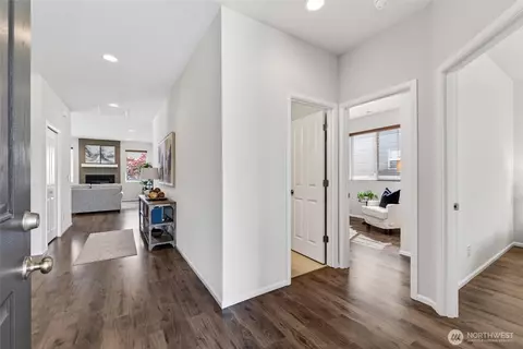 Entry Way - 104 Walnut Ave SW #23, Orting, WA 98360 photo 1 of 3