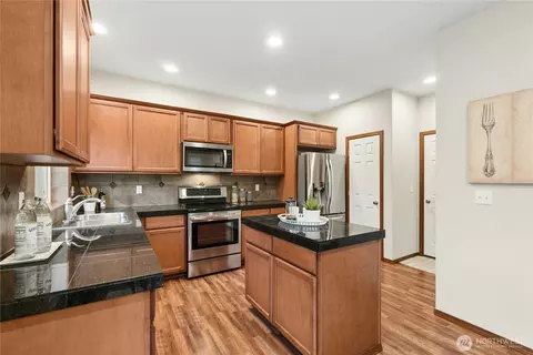Kitchen - 4127 228th Pl SE, Bothell, WA 98021 photo 2 of 4