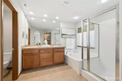 Bath - 4127 228th Pl SE, Bothell, WA 98021 photo 3 of 4