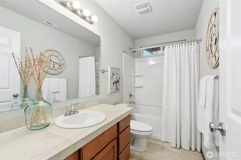 Bath - 4127 228th Pl SE, Bothell, WA 98021 photo 4 of 4