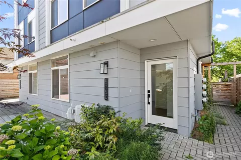 919 NW 56th St #D, Seattle, WA 98107