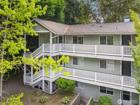 12323 NE 97th St #M, Kirkland, WA 98033