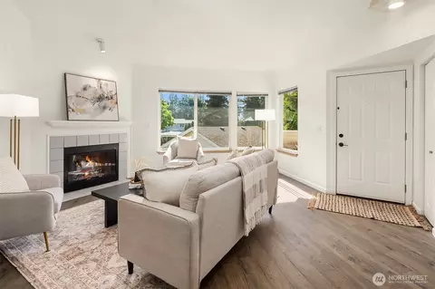 9210 Market Pl #D201, Lake Stevens, WA 98258