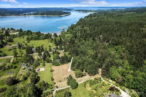 9438 SW 266th Ln, Vashon, WA 98070