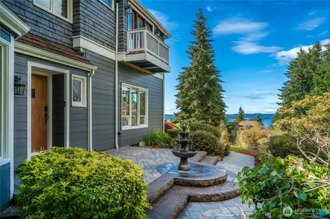6208 Browns Point Blvd NE, Tacoma, WA 98422