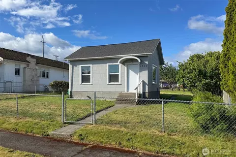 1532 W 5th St, Port Angeles, WA 98363