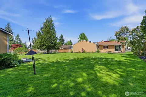 Exterior - 1428 Loraine St, Enumclaw, WA 98022 photo 5 of 9
