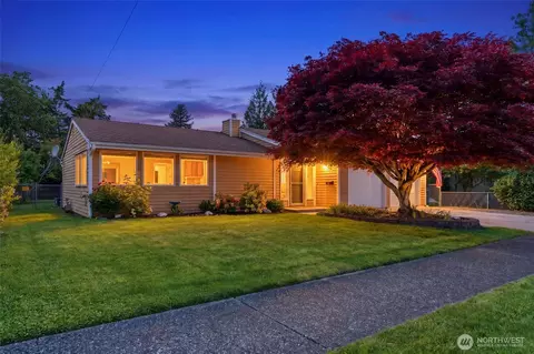 1428 Loraine St, Enumclaw, WA 98022
