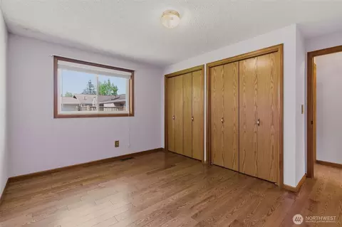 Bedroom - 1428 Loraine St, Enumclaw, WA 98022 photo 4 of 5