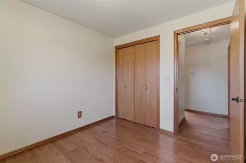 Bedroom - 1428 Loraine St, Enumclaw, WA 98022 photo 2 of 5