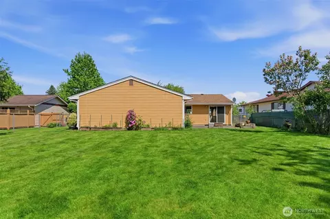 Exterior - 1428 Loraine St, Enumclaw, WA 98022 photo 6 of 9
