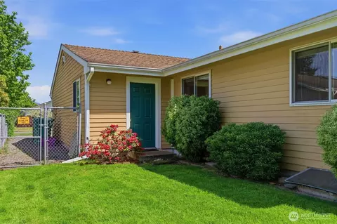 Exterior - 1428 Loraine St, Enumclaw, WA 98022 photo 2 of 9