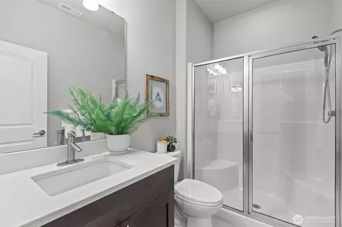 Bath - 18231 3rd Dr SE, Bothell, WA 98012 photo 5 of 5