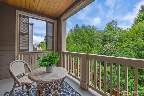 Exterior - 18231 3rd Dr SE, Bothell, WA 98012 photo 2 of 6