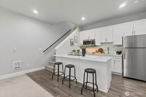 Kitchen - 18231 3rd Dr SE, Bothell, WA 98012 photo 6 of 7