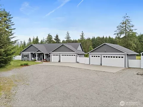 8406 James Rd SW, Rochester, WA 98579