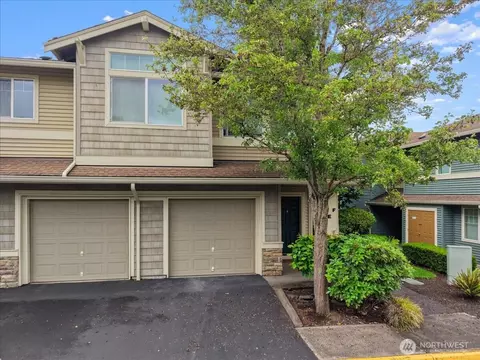 6121 Hazel Ave SE #E, Auburn, WA 98092