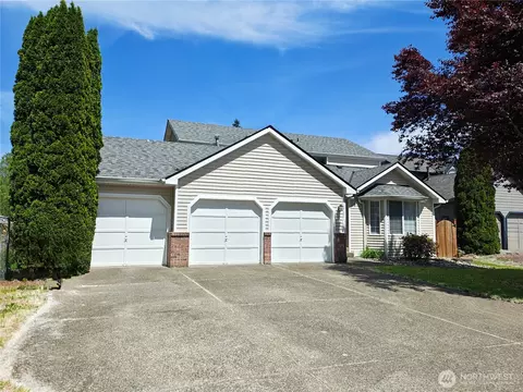 18221 SE 260th Pl, Covington, WA 98042
