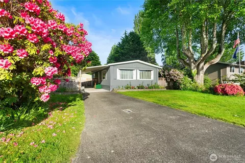 1254 4th St, Blaine, WA 98230