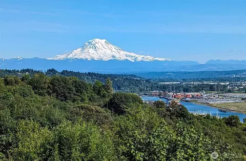 4402 30th St NE, Tacoma, WA 98422