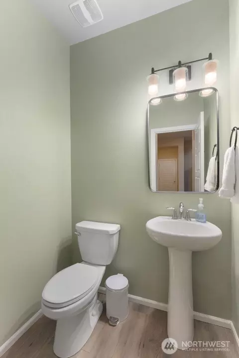 Bath - 2759 Christianson Ave, Enumclaw, WA 98022 photo 1 of 5