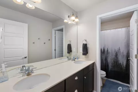 Bath - 2759 Christianson Ave, Enumclaw, WA 98022 photo 4 of 5