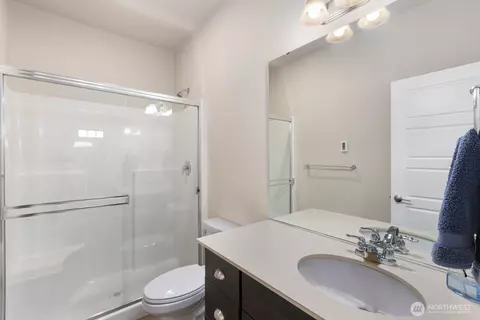 Bath - 2759 Christianson Ave, Enumclaw, WA 98022 photo 5 of 5