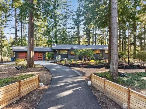 22016 Vine Rd, Brier, WA 98036