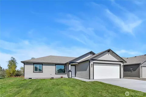 330 N Sandy Loop, Moses Lake, WA 98837