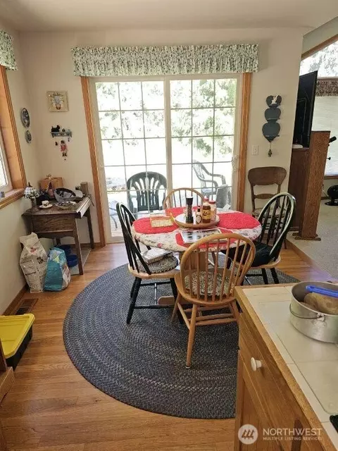 Dining - 152 Racoon Rd, Sequim, WA 98382 photo 2 of 2