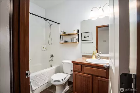 Bath - 922 Grinnell Ave SW, Orting, WA 98360 photo 1 of 3