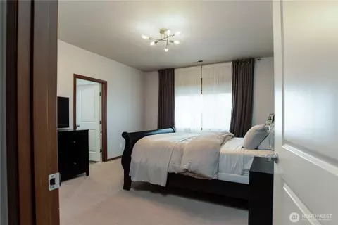 Bedroom - 922 Grinnell Ave SW, Orting, WA 98360 photo 3 of 4
