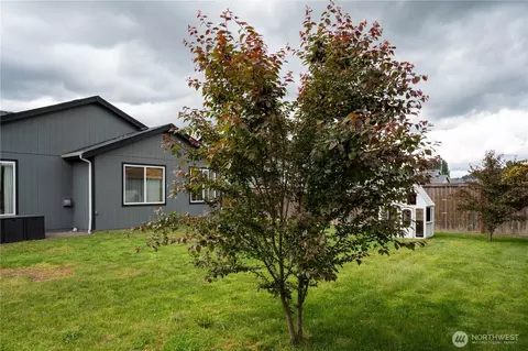 Exterior - 922 Grinnell Ave SW, Orting, WA 98360 photo 5 of 7