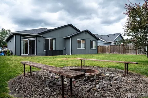 Exterior - 922 Grinnell Ave SW, Orting, WA 98360 photo 6 of 7