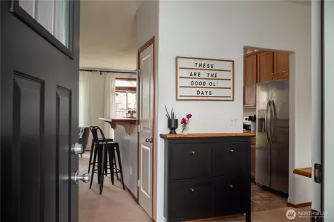 Entry Way - 922 Grinnell Ave SW, Orting, WA 98360 photo 2 of 3