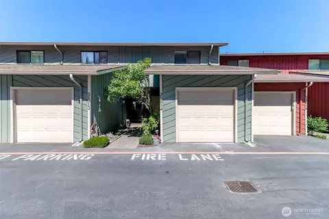 25014 Lake Fenwick Rd #28, Kent, WA 98032