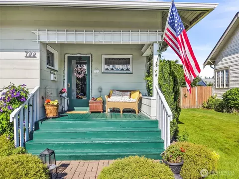 Exterior - 722 Alder Ave, Sumner, WA 98390 photo 4 of 9